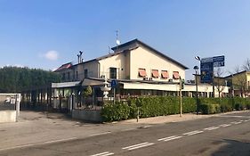 Bella Napoli albergo Chiari