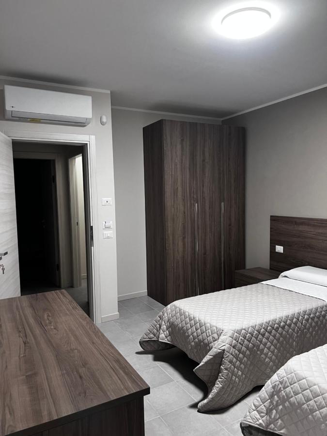 Bella Napoli Albergo Chiari Esterno foto
