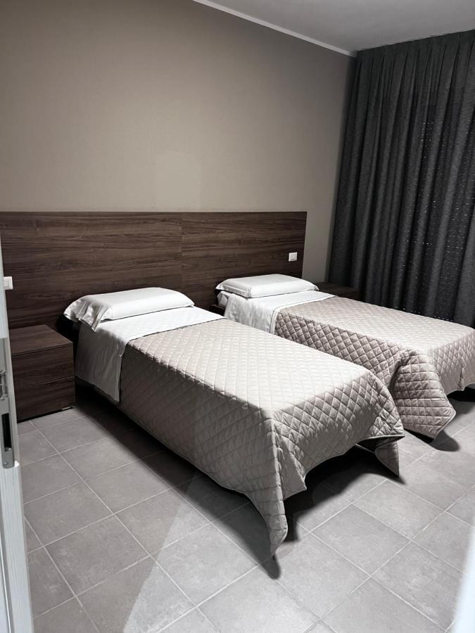 Bella Napoli Albergo Chiari Esterno foto