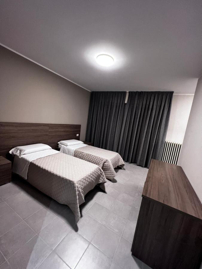 Bella Napoli Albergo Chiari Esterno foto