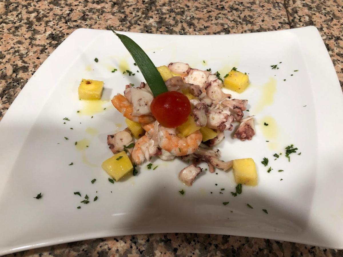 Bella Napoli Albergo Chiari Esterno foto